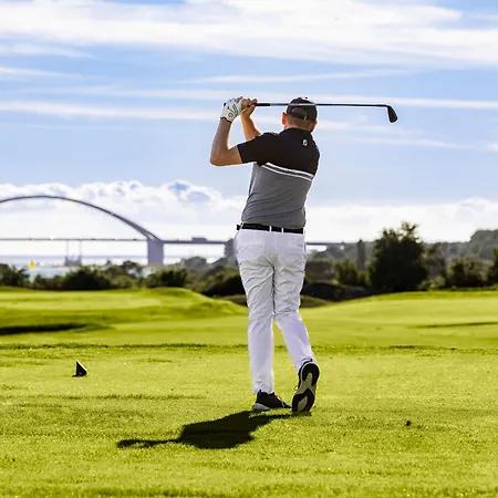Golf 'n Wave Aktivresort Фемарн