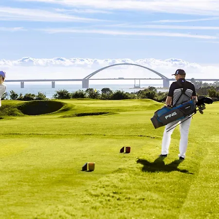 Golf 'n Wave Aktivresort 호텔 페마른