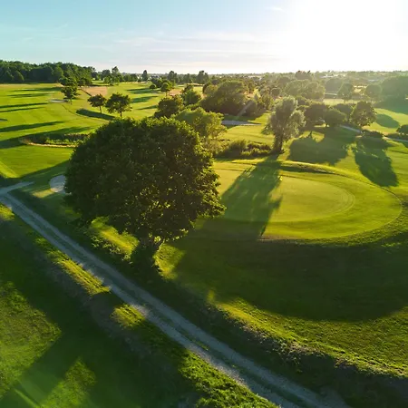 Golf 'n Wave Aktivresort 酒店 费马恩