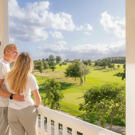 Golf 'n Wave Aktivresort 호텔 페마른