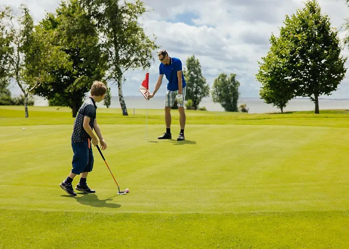 Golf 'n Wave Aktivresort ホテル フェーマルン