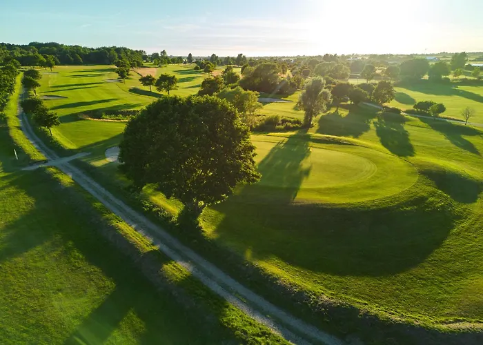 Golf 'n Wave Aktivresort ホテル フェーマルン